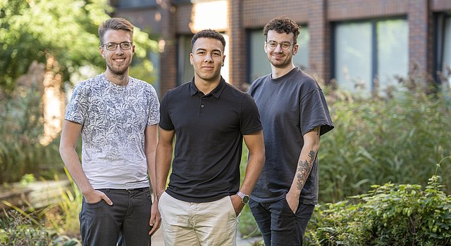 Werte bei B.i.Team dein theoretisches Studium mit praktischen Fähigkeiten auf. 