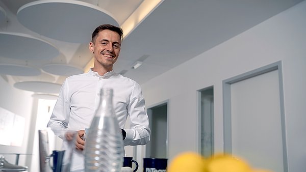 Data-Analyst Radu-Mihnea Pandea begleitet Sie in die Datenwelt von Microsoft, Dynamics und Qlik