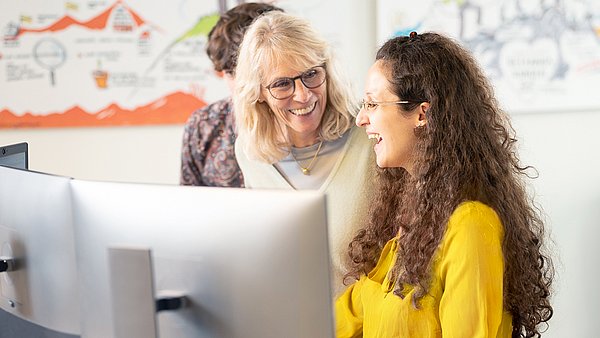 Ein Expertenteam aus rund 100 Mitarbeiter*innen bietet aus dem Homeoffice oder von unseren drei Standorten in Berlin, Karlsruhe (Hauptsitz) und München aus individuelle Beratung, standardisierte Abläufe und ein agiles Projektmanagement