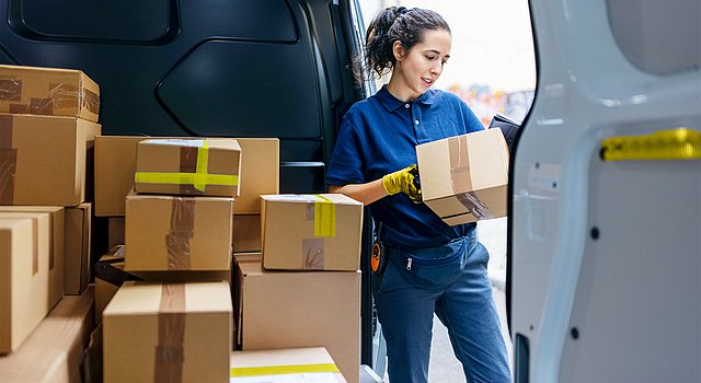 Paketauslieferung - dank KatarGo-Implementierung haben Unternehmen ihre Sendungen stets im Blick